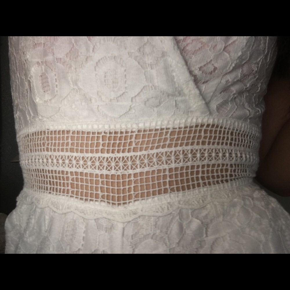 Super cute white romper by Kendall and Kylie - Picture 7 of 7